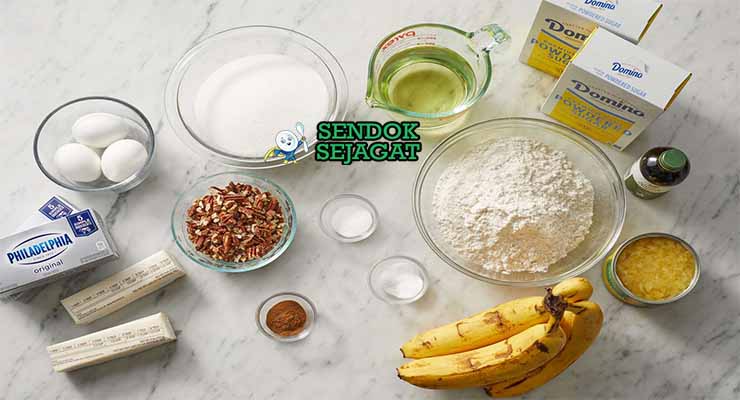 Bahan resep Southern Hummingbird Cake dengan pisang dan nanas.