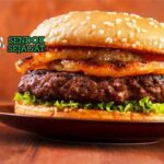 Aussie beef burger juicy dari Sendok Sejagat dengan irisan bit.
