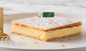 Australian Vanilla Slice manis dari Sendok Sejagat dengan krim vanila.
