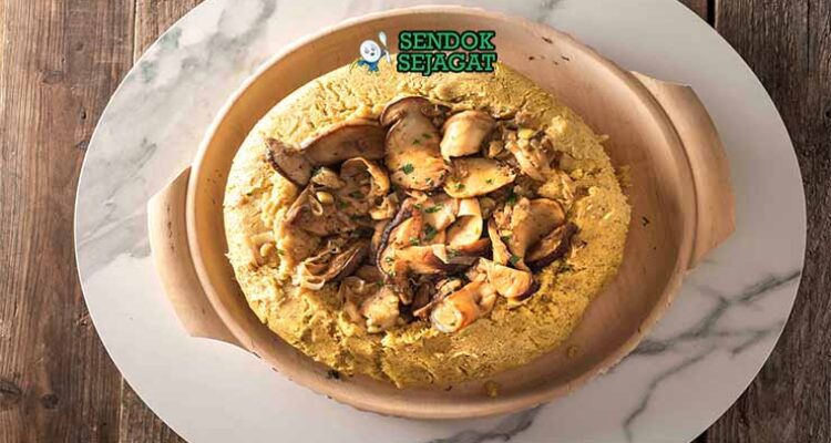 Italian Polenta con Funghi gurih dari Sendok Sejagat dengan jamur.