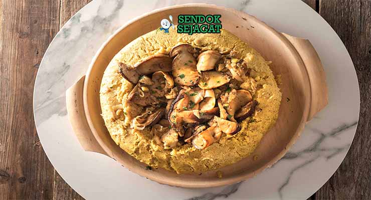 Italian Polenta con Funghi gurih dari Sendok Sejagat dengan jamur.