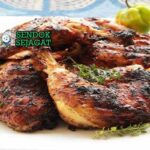Jamaican Jerk Chicken pedas dari Sendok Sejagat dengan bumbu rempah.
