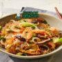 Korean Japchae gurih dari Sendok Sejagat dengan mie kaca dan sayuran.