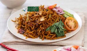 Mie goreng Jawa gurih dari Sendok Sejagat dengan tauge renyah.