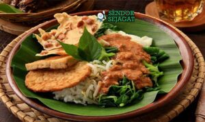 Nasi Pecel Khas Jawa Timur dari Sendok Sejagat dengan sambal kacang.