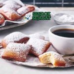 New Orleans beignets renyah dari Sendok Sejagat dengan gula halus.
