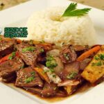 Peruvian lomo saltado juicy dari Sendok Sejagat dengan kentang goreng.