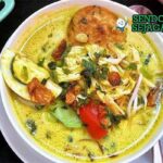Soto Medan gurih dari Sendok Sejagat dengan ayam suwir.