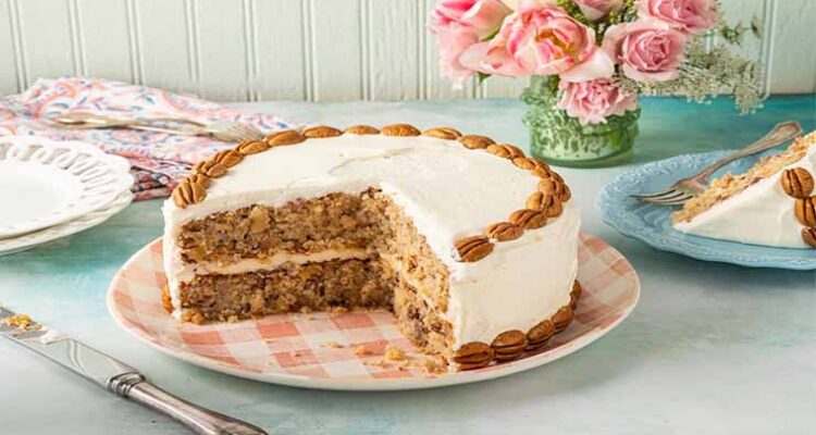 Southern Hummingbird Cake manis dari Sendok Sejagat dengan krim keju.