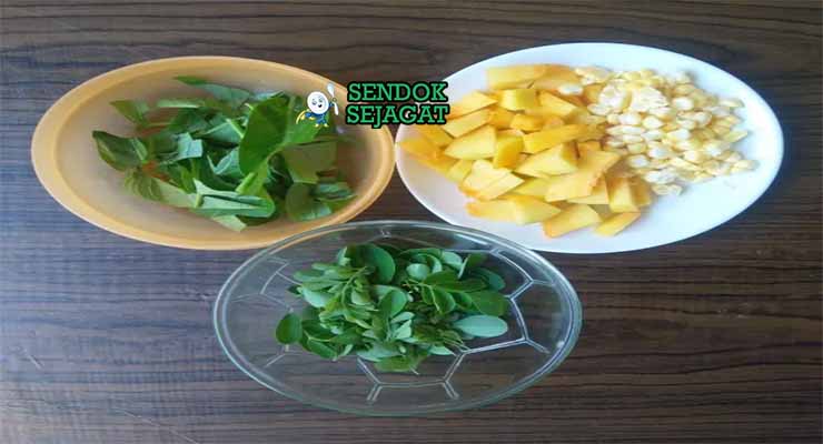 Bahan Bubur Manado dengan Jagung dan Ikan Asap.