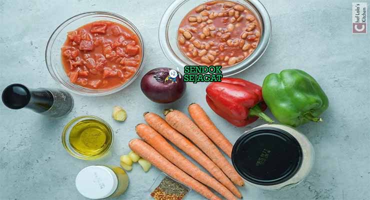 Bahan-bahan untuk Chakalaka, termasuk tomat, paprika, dan kacang