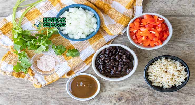 Bahan Gallo Pinto dengan Nasi dan Kacang.