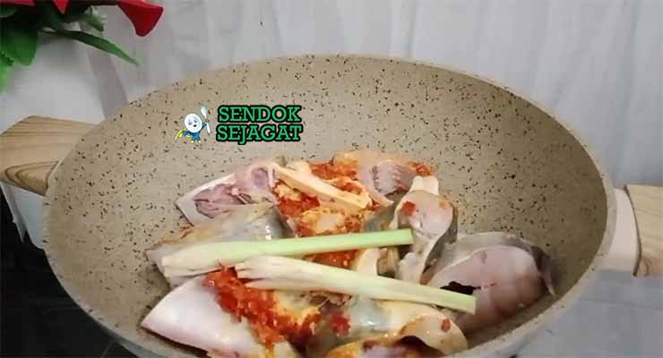 Bahan Gulai Tempoyak Ikan Patin dengan Tempoyak.