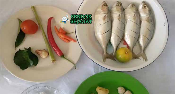 Bahan Ikan Acar Kuning dengan Kunyit.