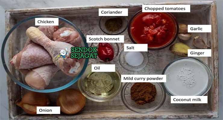 Bahan Kuku Paka dengan ayam dan kunyit.