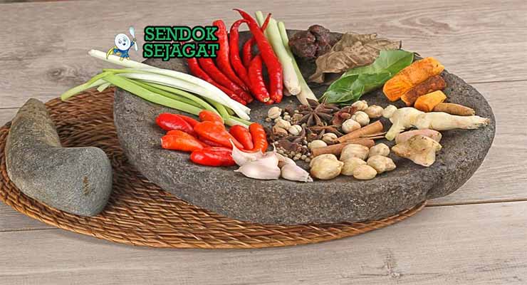 Bahan resep Soto Padang dengan bihun dan rempah.