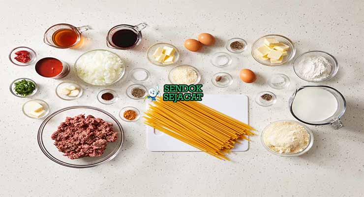 Bahan Pastitsio dengan Pasta dan Béchamel.