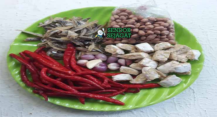 Bahan Sambal Goreng Tempe dengan Cabai.