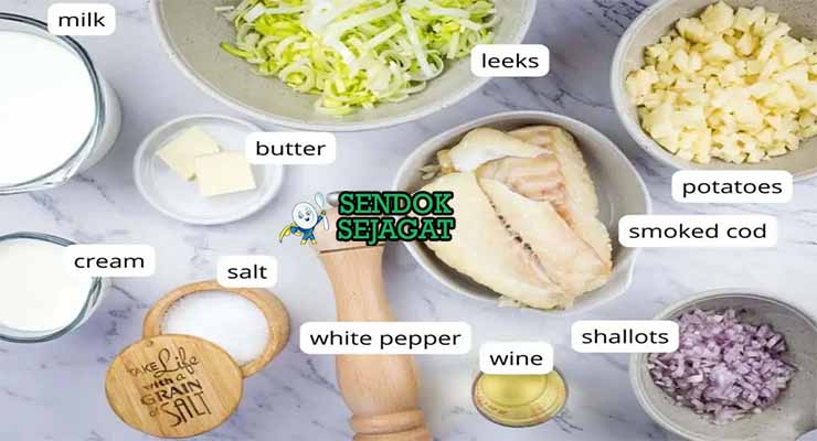 Bahan resep Cullen Skink dengan ikan asap dan krim.