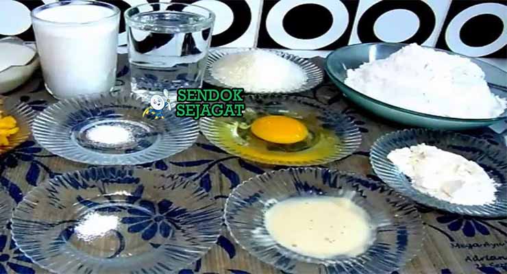Bahan Serabi Solo dengan tepung beras dan santan.
