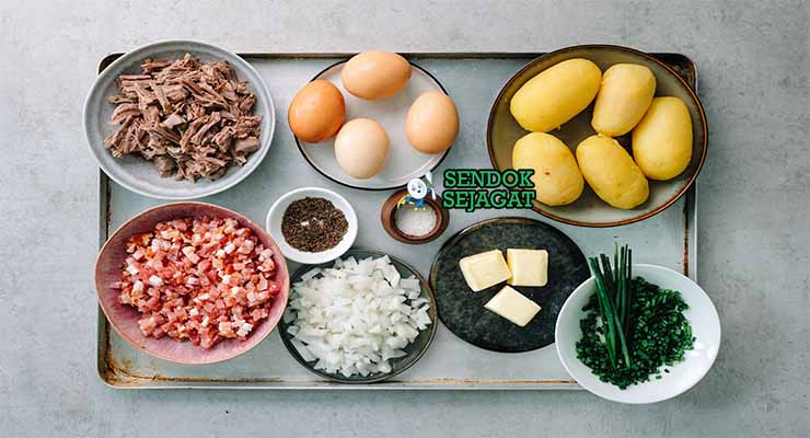 Bahan Tiroler Gröstl dengan Kentang dan Daging.