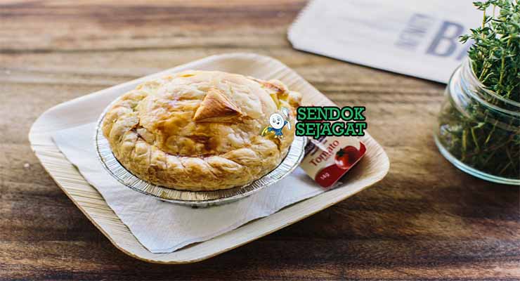 Kangaroo Pie Sendok Sejagat dengan kulit renyah.