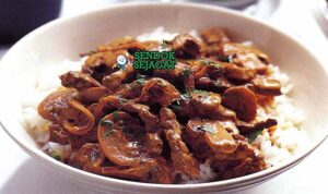 Australian Beef Stroganoff dengan Saus Krem Kental.