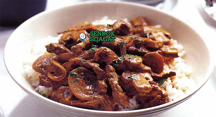 Australian Beef Stroganoff dengan Saus Krem Kental.