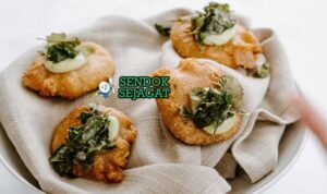 Australian Saltbush Scones Sendok Sejagat dengan saltbush.