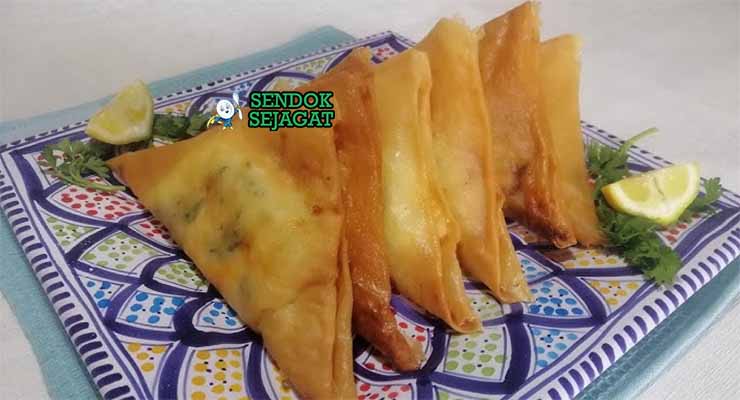Brik Tunisia dengan Pastri Renyah dan Telur Meleleh.