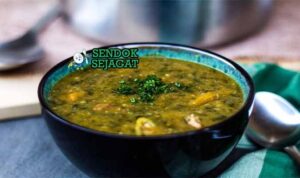 Caribbean Callaloo Sendok Sejagat dengan santan.