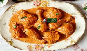 Chicken Paprikash Hongaria dengan saus krim paprika dan nokedli