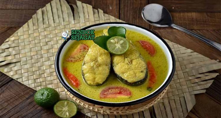 Ikan Kuah Kuning Manado dengan Kemangi.