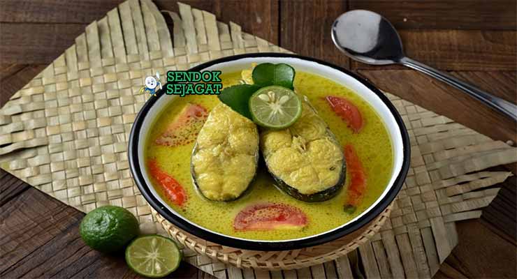 Ikan Kuah Kuning Manado dengan Kemangi.