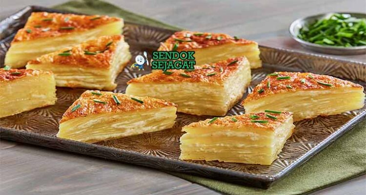 Potato Dauphinoise dengan Keju Lumer Prancis.