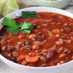 Sopa de Frijoles Kuba dengan Kacang Hitam dan Ketumbar.