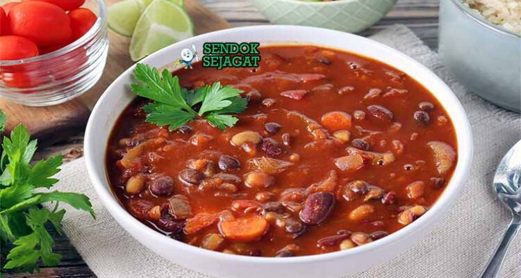 Sopa de Frijoles Kuba dengan Kacang Hitam dan Ketumbar.