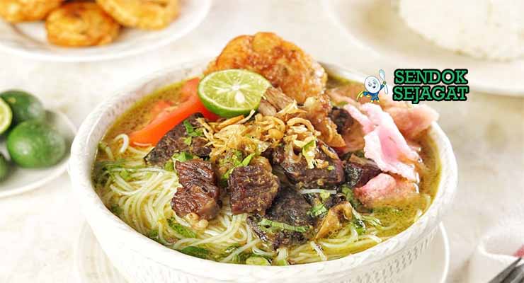 Soto Padang Sendok Sejagat dengan daging sapi.