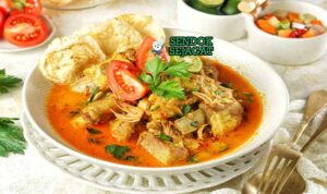 Soto Tangkar Sendok Sejagat dengan iga sapi dan santan.