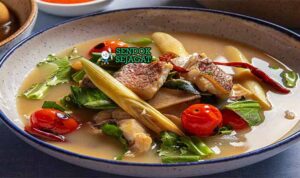 Tomyam Pla Thailand dengan Kuah Pedas dan Ketumbar.
