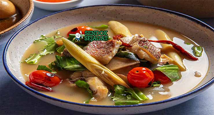 Tomyam Pla Thailand dengan Kuah Pedas dan Ketumbar.