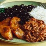 Pabellón Criollo Sendok Sejagat dengan daging suwir.
