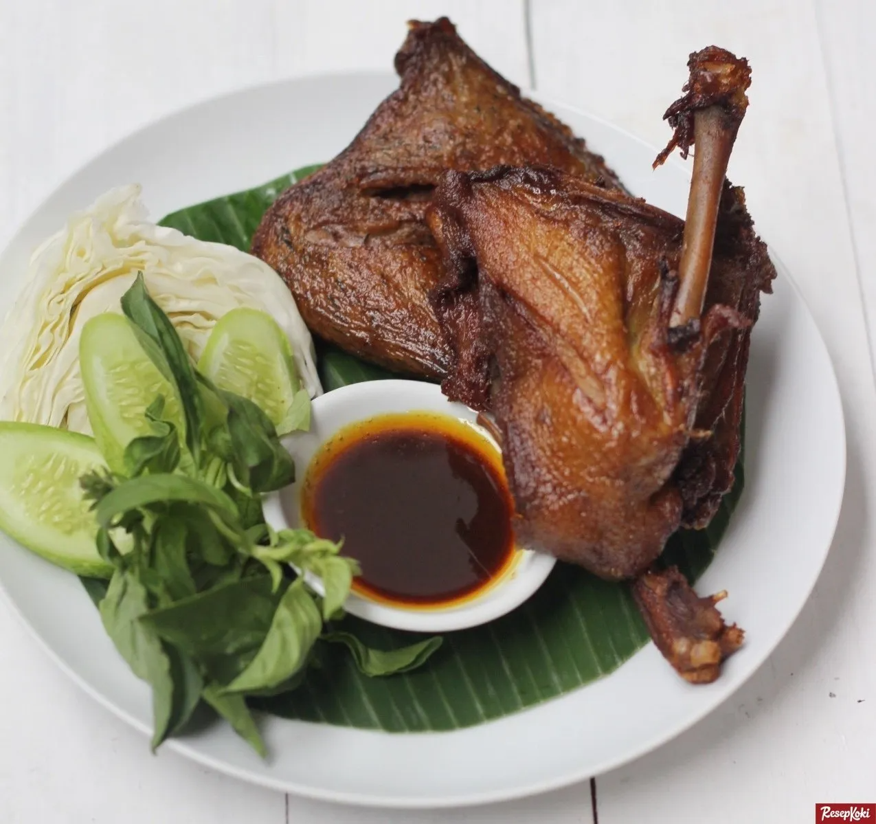 Bebek Goreng Surabaya dengan sambal korek dan kremesan