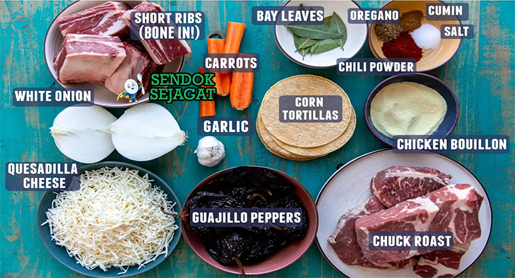Bahan-bahan untuk Mexican Birria Tacos, termasuk daging sapi dan cabai kering
