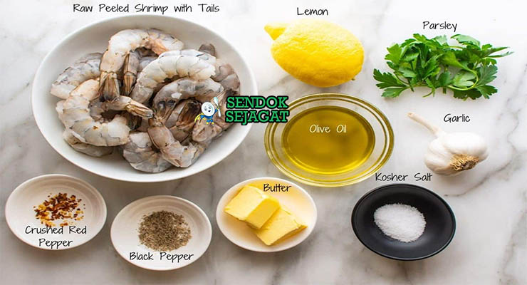 Bahan-bahan untuk Butter Garlic Prawns, termasuk udang dan mentega