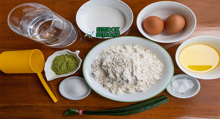 Bahan-bahan untuk Malaysian Roti Jala, termasuk tepung dan santan