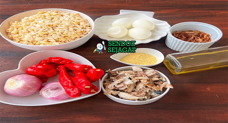 bahan-bahan untuk Moin Moin, termasuk kacang mata hitam dan minyak kelapa sawit