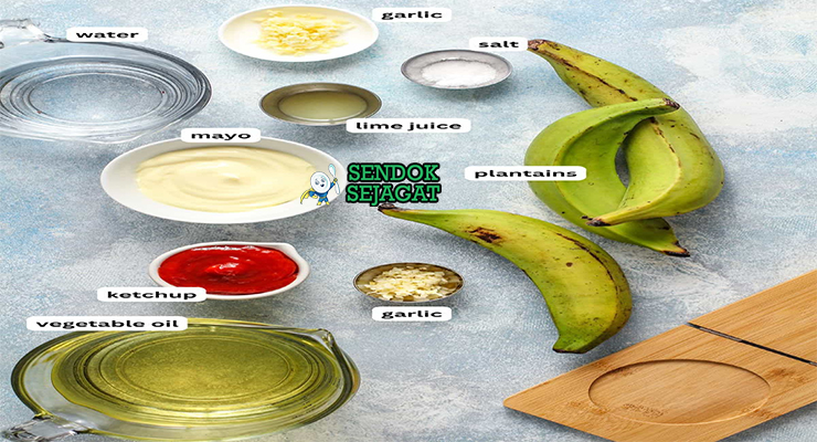 Bahan-bahan untuk Puerto Rican Tostones, termasuk pisang raja hijau