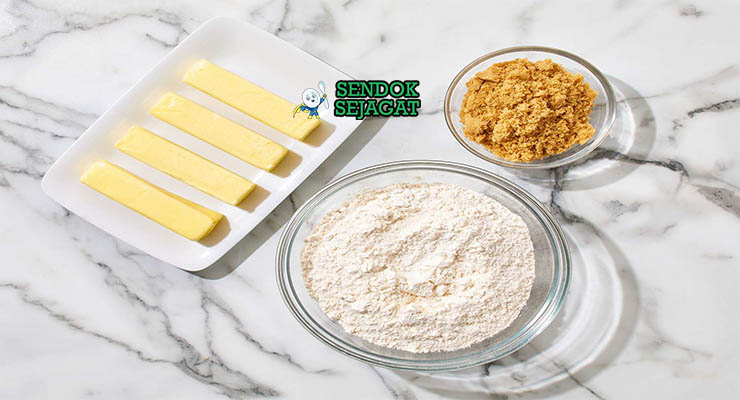 Bahan-bahan untuk Scottish Shortbread, termasuk mentega dan tepung