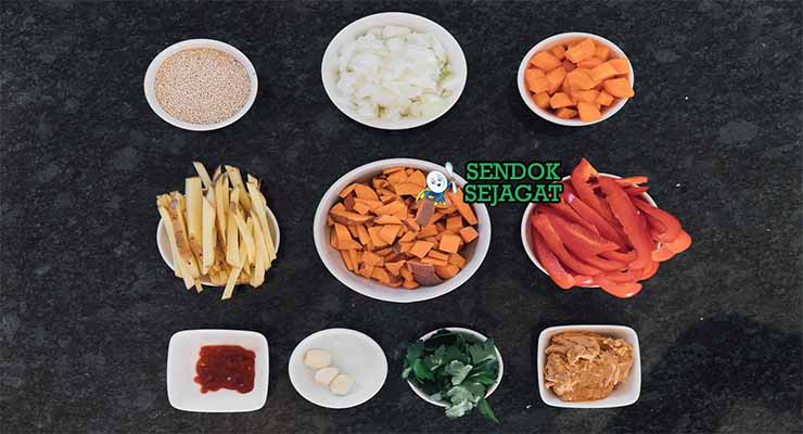 Bahan-bahan untuk Sopa de Mani, termasuk kacang tanah dan daging sapi